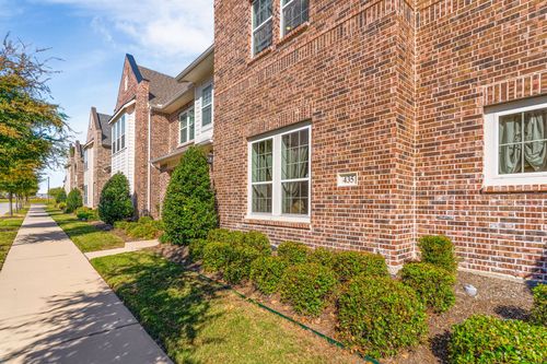 435 Madison Ave, Fairview, TX, 75069-1352 | Card Image