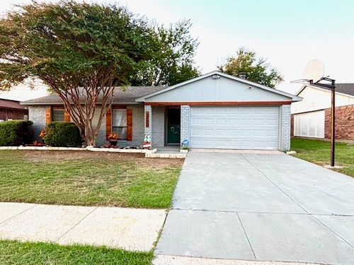 1333 Steinburg Ln, Fort Worth, TX, 76134-3402 | Card Image