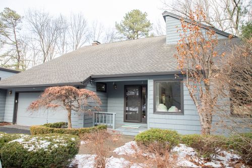 10 Ironwood Ln, West Hartford, CT, 06117-1110 | Card Image