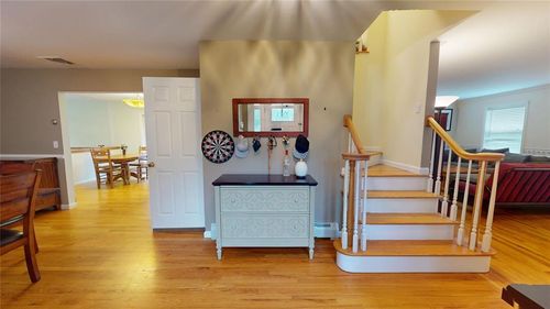10 Courtney Ln, Brewster, NY, 10509-6158 | Card Image