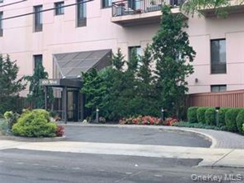 3h-100 W Broadway, Long Beach, NY, 11561-4004 | Card Image