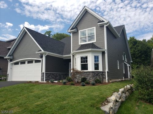 11 Bluffs Ct, Hamburg, NJ, 07419-1525 | Card Image