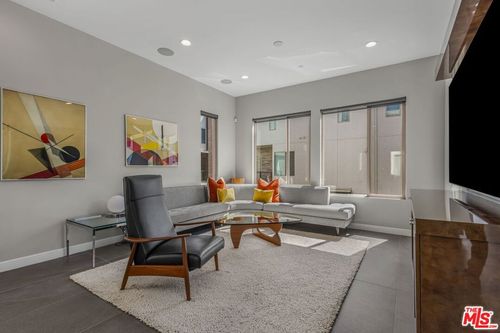 19 Ebb Tide Cir, Newport Beach, CA, 92663-2842 | Card Image