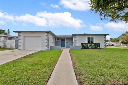 6572 Sw 8th Ct, North Lauderdale, FL, 33068-2616 | Card Image