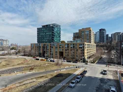 406-250 Lett St, Ottawa, ON, K1R0A8 | Card Image