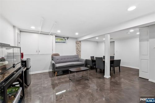 342 Lincoln Ave, Elmwood Park, NJ, 07407-2826 | Card Image