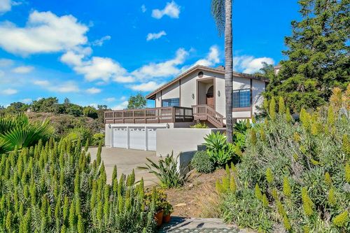 1515 Monte Vista Dr, Vista, CA, 92084-7119 | Card Image