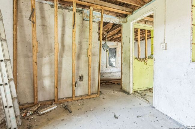 118 Gentry St, House other with 2 bedrooms, 1 bathrooms and null parking in San Antonio TX | Image 13