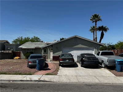 5620 Pinecone Place, House other with 3 bedrooms, 2 bathrooms and null parking in Las Vegas NV | Image 1