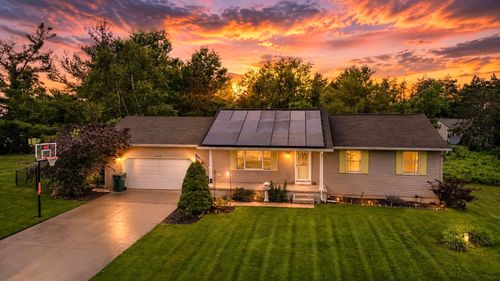 8678 Lamplighter Ln, Cadillac, MI, 49601-9532 | Card Image