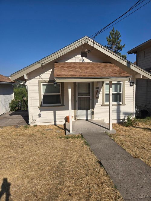 1327 Johnson Avenue, Klamath Falls, OR, 97601 | Card Image