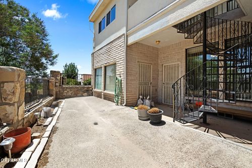 124 Casitas Del Este Ln, El Paso, TX, 79935-4116 | Card Image