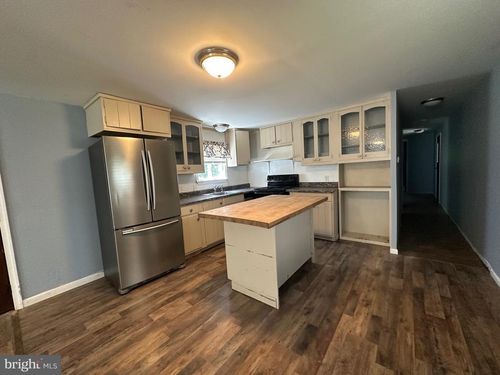 518 5th St, PORT CARBON, PA, 17965-1105 | Card Image