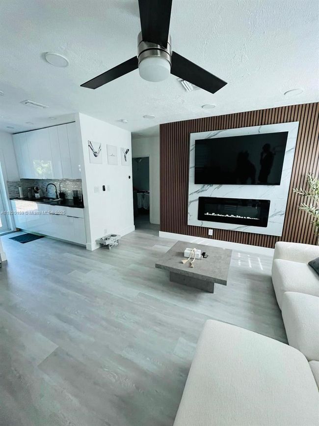 872 Nw 16 Th Ter, House other with 2 bedrooms, 1 bathrooms and null parking in Fort Lauderdale FL | Image 8