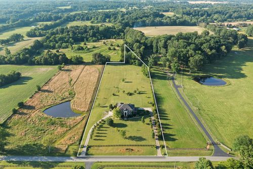 8288 Guthrie Rd, Cross Plains, TN, 37049-5115 | Card Image