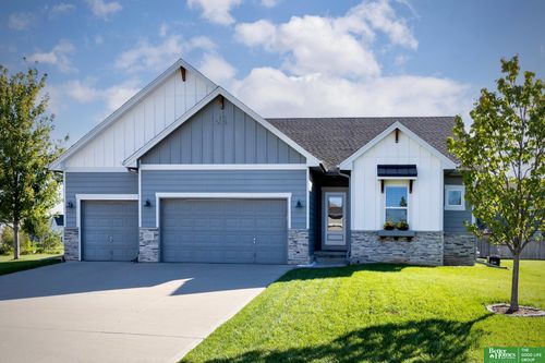 10591 S 112th St, Papillion, NE, 68046-5565 | Card Image