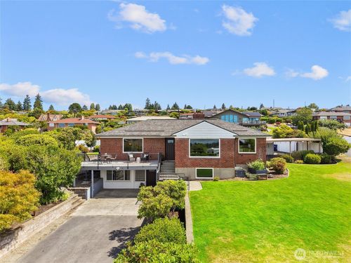 933 S Mountain View Avenue, Tacoma, WA, 98465 | Card Image