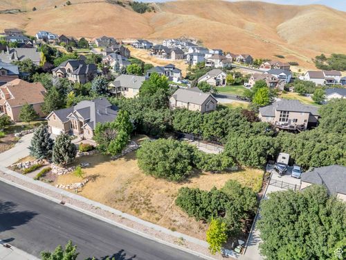 692 Deer Hollow Rd, Tooele, UT, 84074-3161 | Card Image