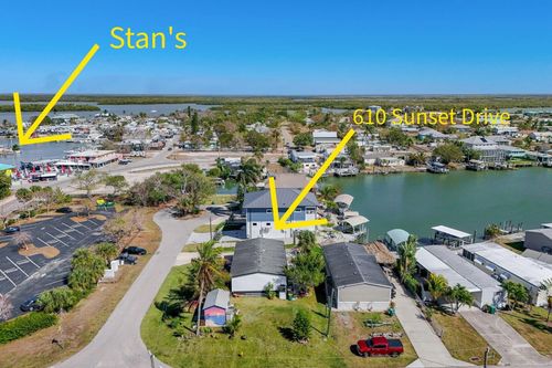 610 Sunset Dr, Goodland, FL, 34140 | Card Image