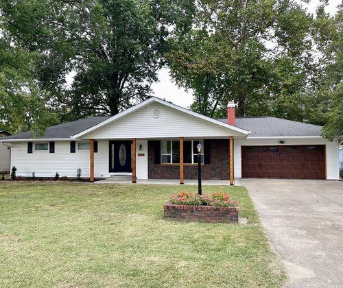 1117 E Ash St, Herrin, IL, 62948-4006 | Card Image