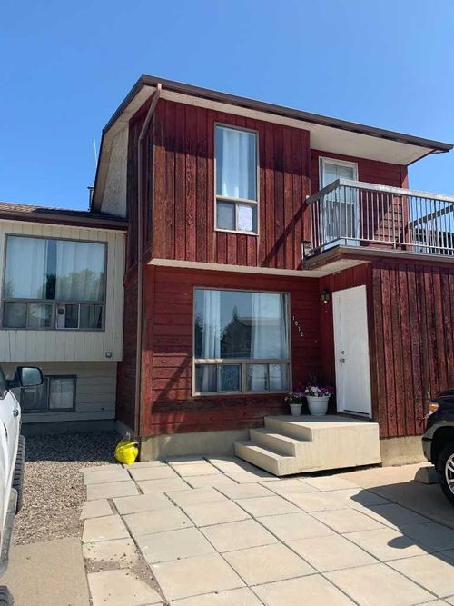 1012 20a Ave, Coaldale, AB, T1M1C2 | Card Image