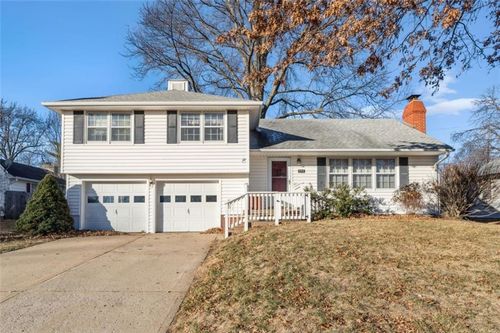 8712 Conser St, Overland Park, KS, 66212-2003 | Card Image