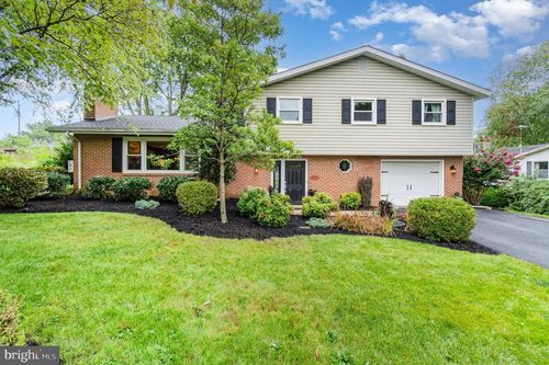 55 Logging Rd, LEOLA, PA, 17540-1117 | Card Image