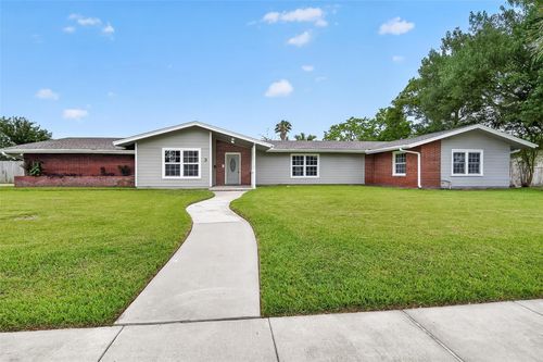 3 20th Ave N, Texas City, TX, 77590-6132 | Card Image