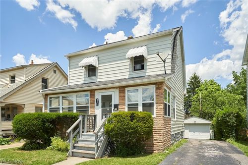 8301 Vista Ave, Cleveland, OH, 44125-2067 | Card Image