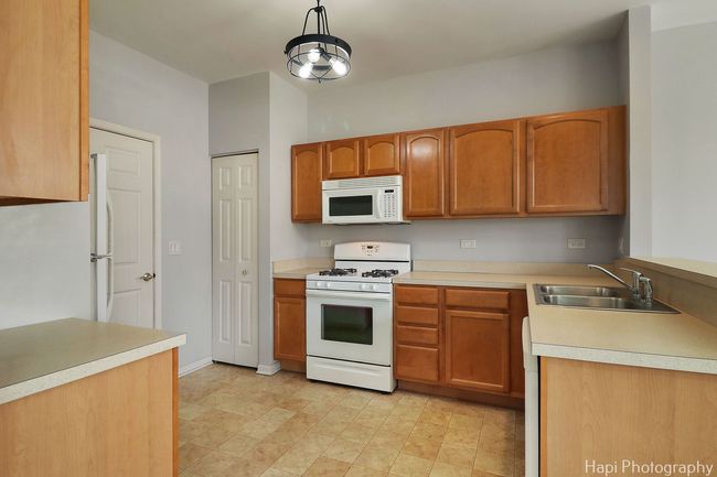 2 - 2265 Meadowcroft Ln, Townhouse with 2 bedrooms, 1 bathrooms and 2 parking in Grayslake IL | Image 11