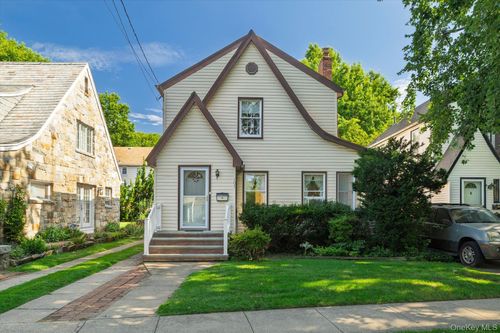 107 Cherry St, Floral Park, NY, 11001-3336 | Card Image