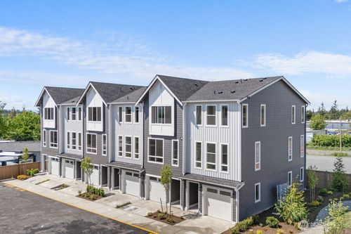 apt-b4-15726 40th Ave W, Lynnwood, WA, 98087-1450 | Card Image