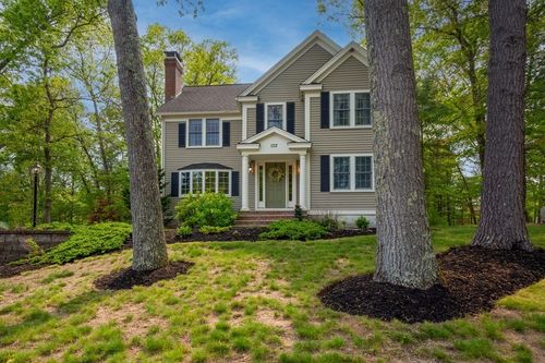 132 Central St, North Reading, MA, 01864-1723 | Card Image