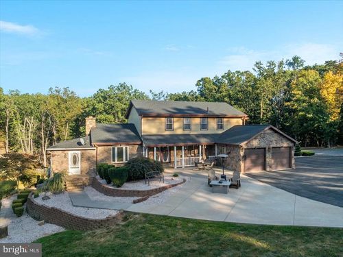 562 Logger Dr, GORE, VA, 22637-1717 | Card Image