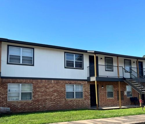 50-1415 W Norris St, El Campo, TX, 77437-9583 | Card Image