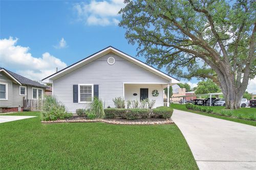 307 Lawrence St, Tomball, TX, 77375-4541 | Card Image