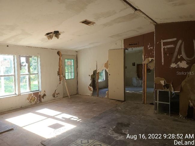 43041 Jewell Dr, House other with 3 bedrooms, 2 bathrooms and null parking in DELAND FL | Image 17