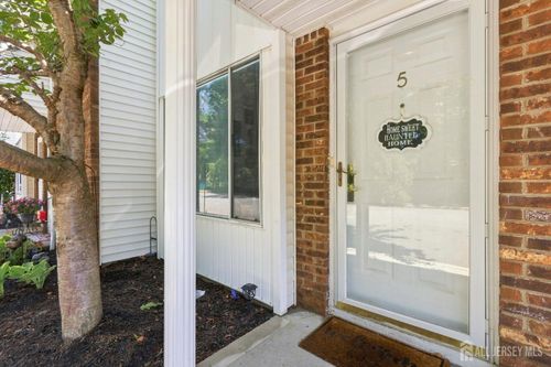 5 Nicholas Ct, Spotswood, NJ, 08884-1885 | Card Image
