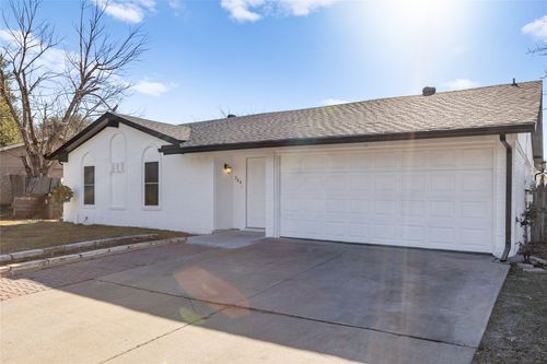 204 Pebblebrook Street, Arlington, TX, 76014 | Card Image