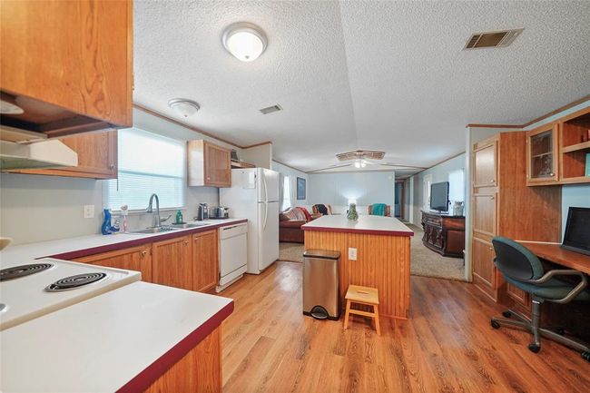 958 Wightman St, House other with 3 bedrooms, 2 bathrooms and null parking in Matagorda TX | Image 31
