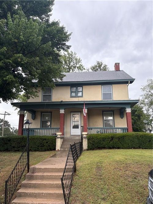 1404 S 8th St, Atchison, KS, 66002-3009 | Card Image