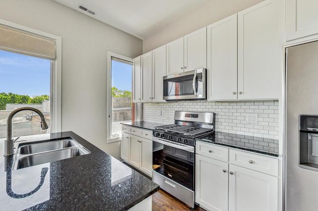 APT-3D - 1955 N Leavitt St, Condo with 2 bedrooms, 2 bathrooms and 1 parking in CHICAGO IL | Image 11