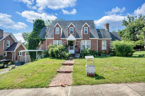 2803 Cumberland St Nw, Roanoke, VA, 24012-7613 | Card Image