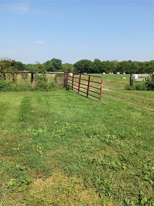 2662 N Highway 79, Elsberry, MO, 63343-3722 | Card Image