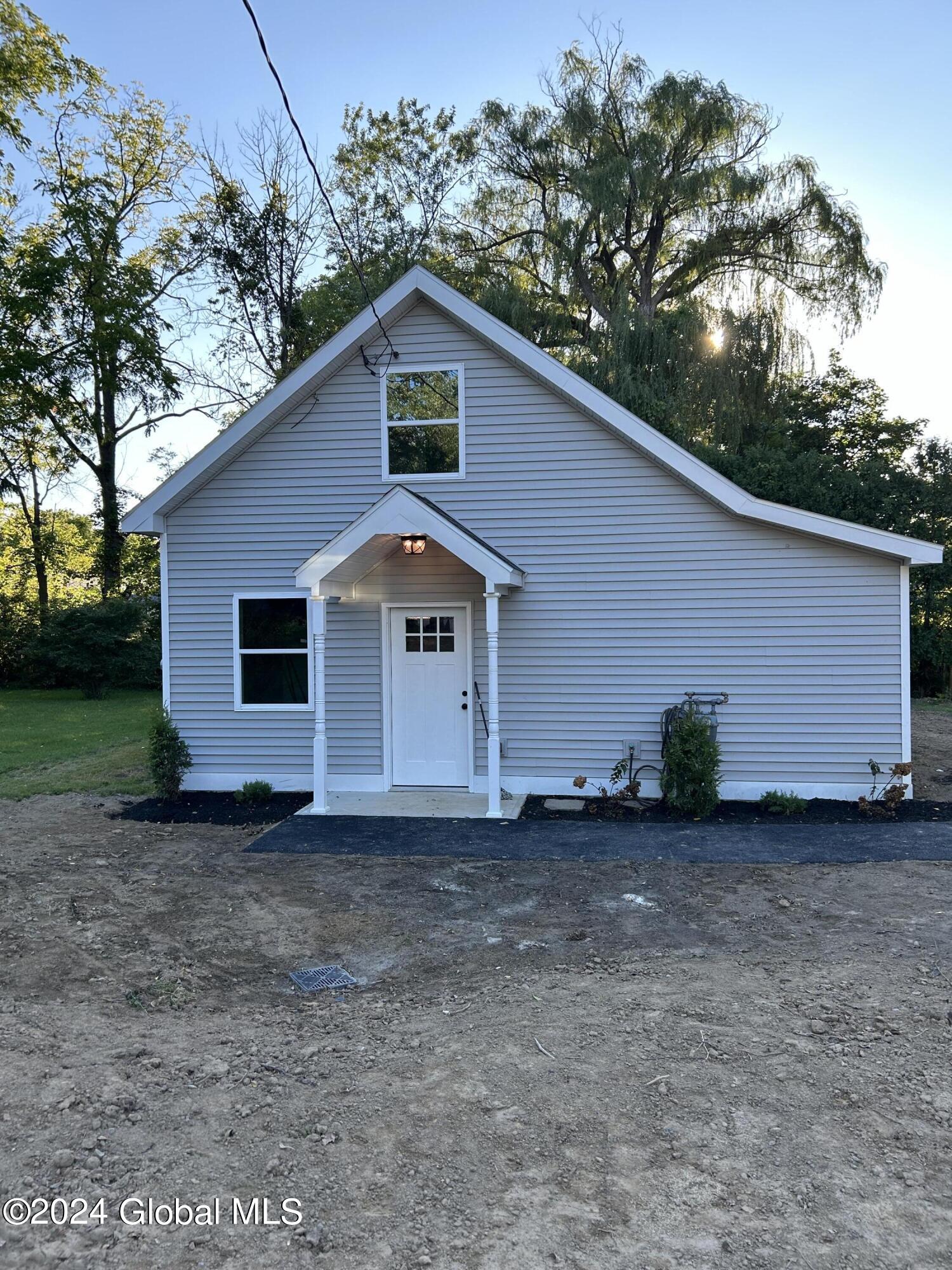 Lincoln Ave, Delmar, NY 12054