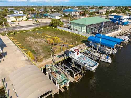 3227 Stringfellow Rd, SAINT JAMES CITY, FL, 33956-2345 | Card Image