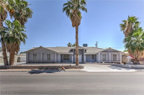 4465 E Cleveland Ave, Las Vegas, NV, 89104-5617 | Card Image