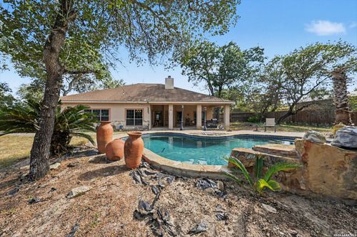 438 Rosewood Dr, La Vernia, TX, 78121-4769 | Card Image