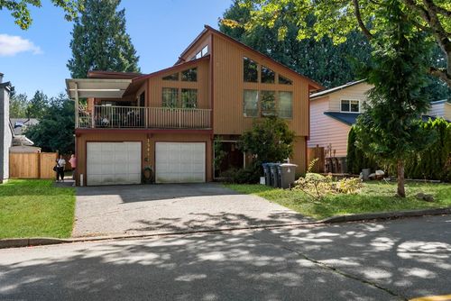 15442 98 Ave, Surrey, BC, V3R7G4 | Card Image