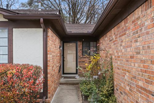 25029 Joanne Smith Dr, Warren, MI, 48091-3878 | Card Image